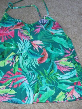 Woman's bathing suit top size 34B/C